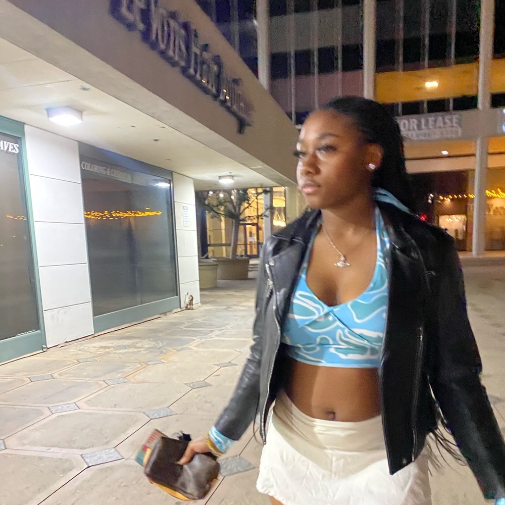 Meet your Posher, Simone